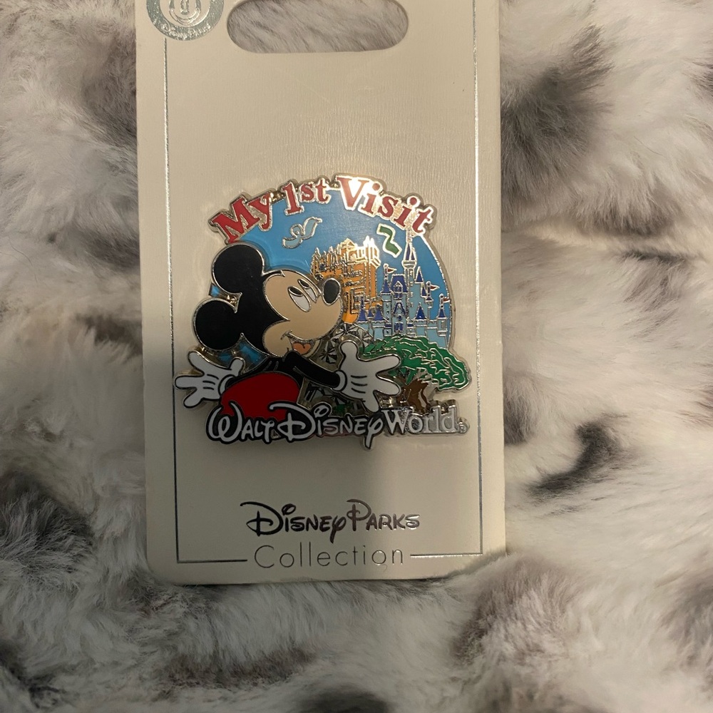 Brand new, Disney, Mickey pin
